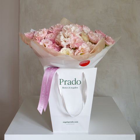 Rosas y Lisianthus